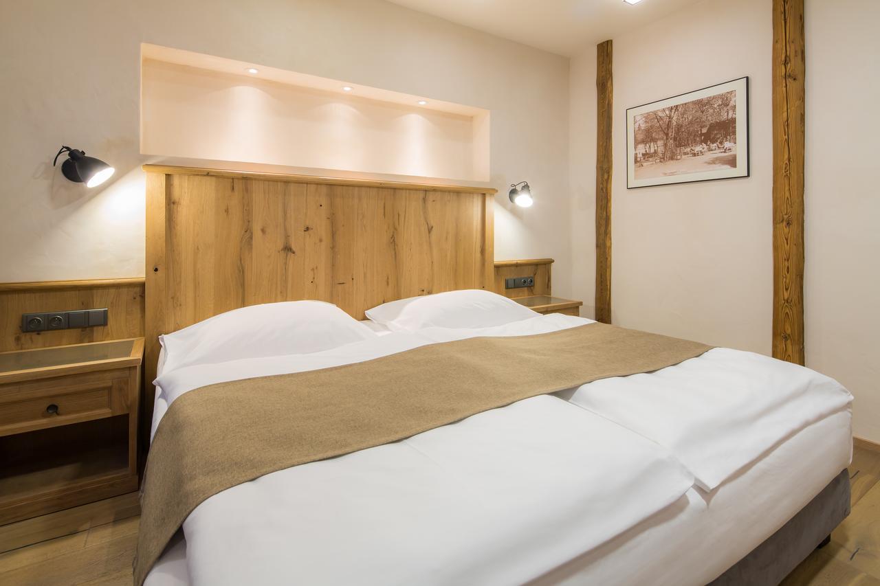 Hotel Male Versailles 카를로비바리 외부 사진