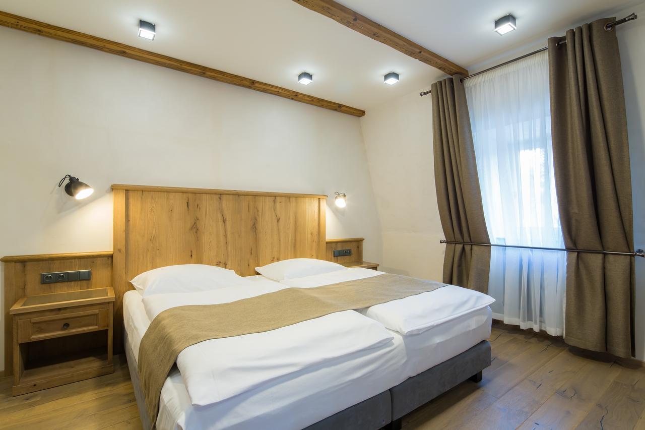 Hotel Male Versailles 카를로비바리 외부 사진
