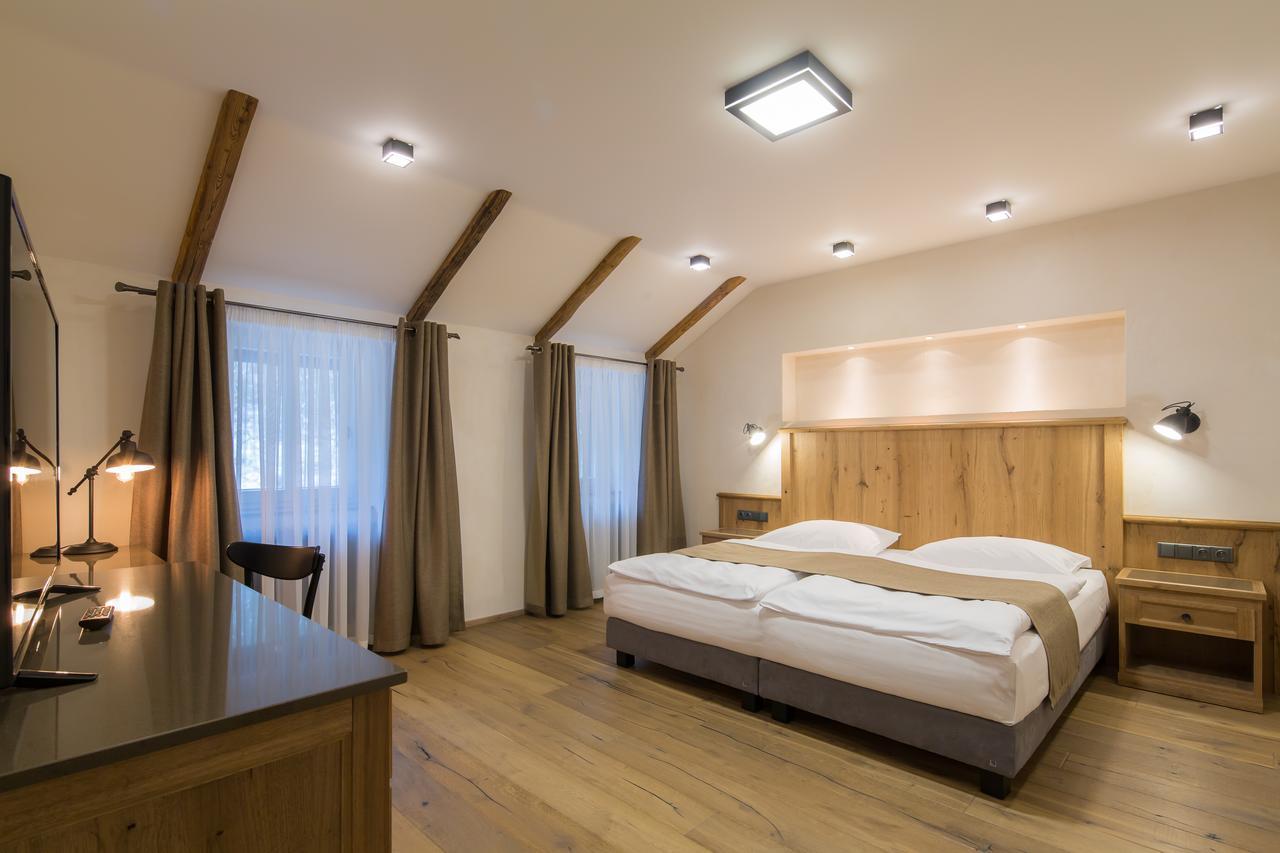 Hotel Male Versailles 카를로비바리 외부 사진