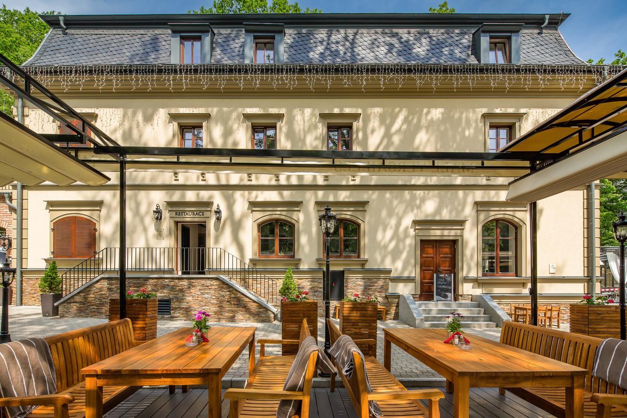 Hotel Male Versailles 카를로비바리 외부 사진